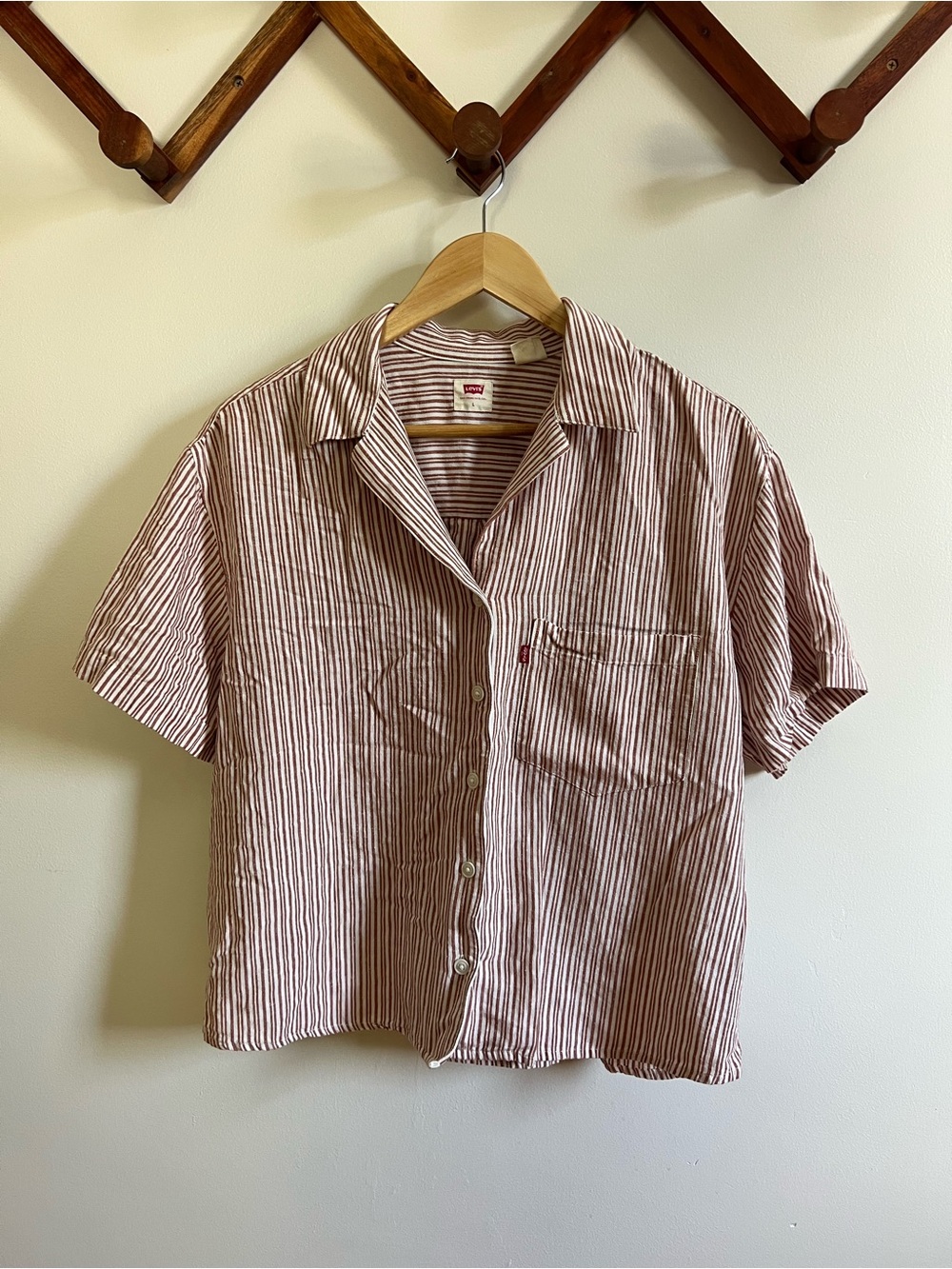 Levi's Short-Sleeve Striped Button-Down Shirt in Brown and White
